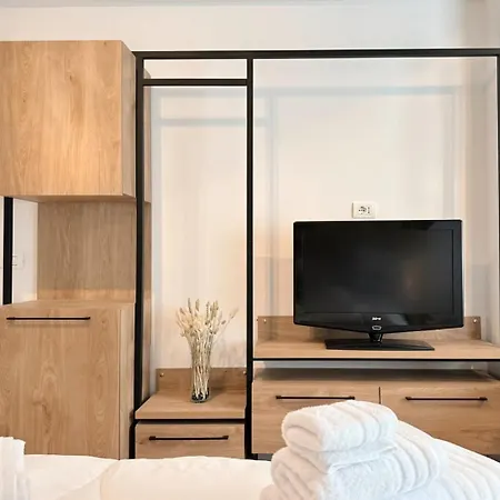 102 Bllok Apartment